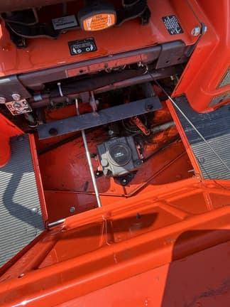 Image of Kubota ZD323 equipment image 3