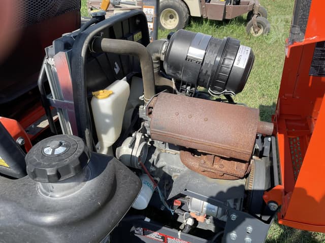 Image of Kubota ZD326 equipment image 4