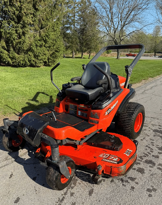 Image of Kubota ZD326H Primary image