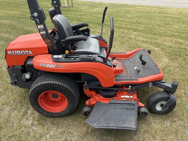 Image of Kubota ZG222 equipment image 3