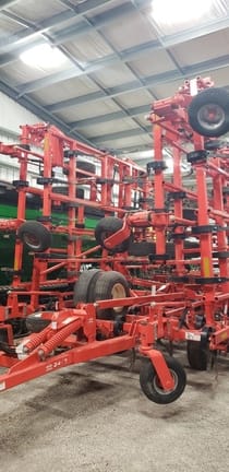 2016 Kuhn Krause 5635 Equipment Image0