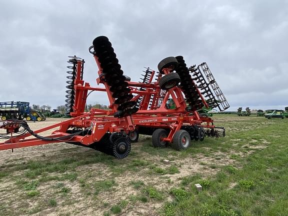 Image of Kuhn Krause Excelerator 8005 equipment image 2