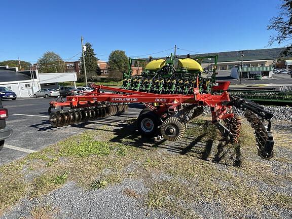 Image of Kuhn Krause Excelerator 8000 equipment image 1