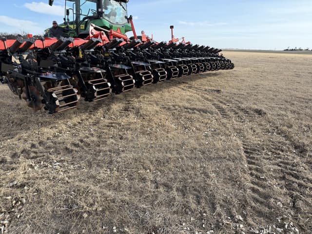 Image of Kuhn Krause Gladiator 1205 equipment image 1