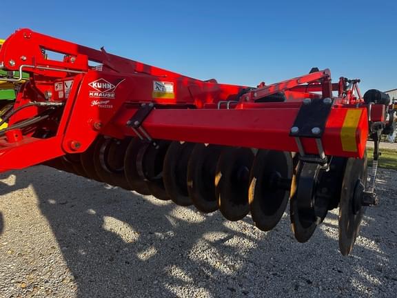 Image of Kuhn Krause Dominator 4855 equipment image 4