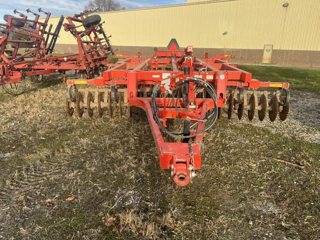 Image of Kuhn Krause Excelerator 8000 equipment image 4