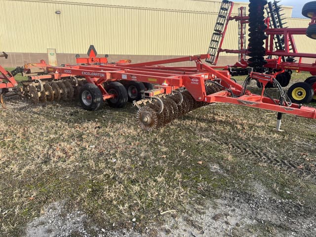 Image of Kuhn Krause Excelerator 8000-14 equipment image 3