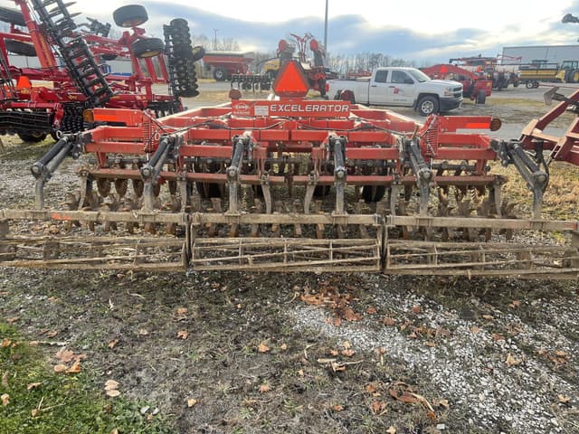 Image of Kuhn Krause Excelerator 8000-14 equipment image 2