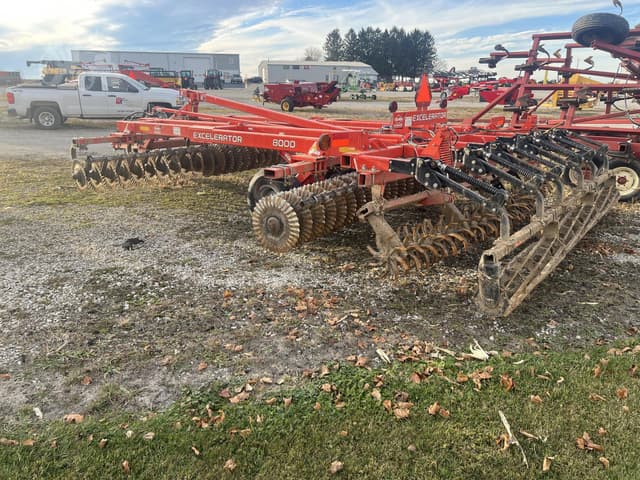 Image of Kuhn Krause Excelerator 8000 equipment image 1