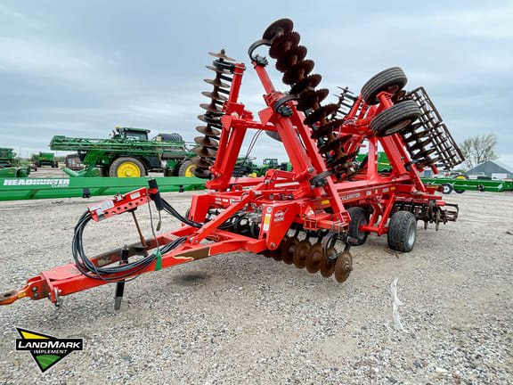 2016 Kuhn Krause Excelerator 8005 Equipment Image0