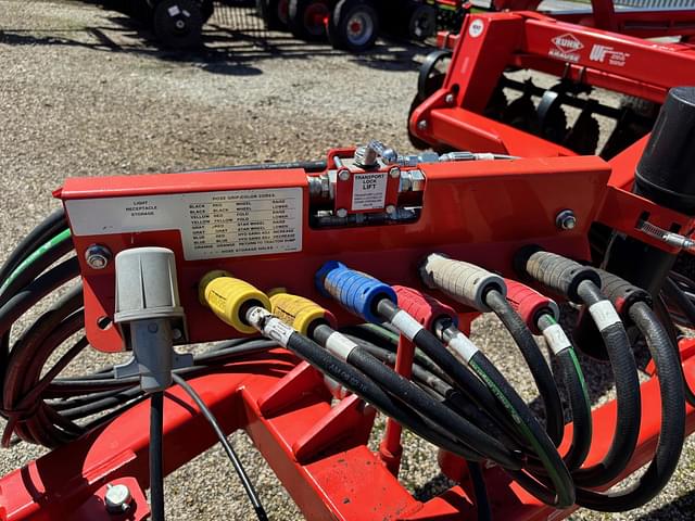 Image of Kuhn Krause Excelerator 8005 equipment image 2