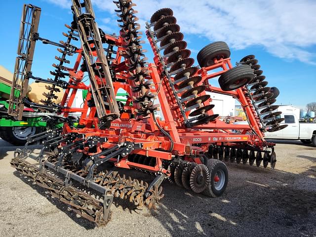 Image of Kuhn Krause Excelerator 8005 equipment image 2