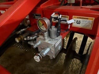 Image of Kuhn Krause Excelerator 8005 equipment image 2