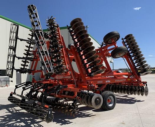 Image of Kuhn Krause Excelerator 8000 equipment image 2