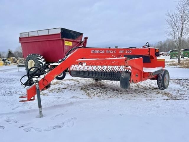 Image of Kuhn Knight MM300 equipment image 1