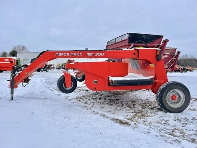 Image of Kuhn Knight MM300 equipment image 3