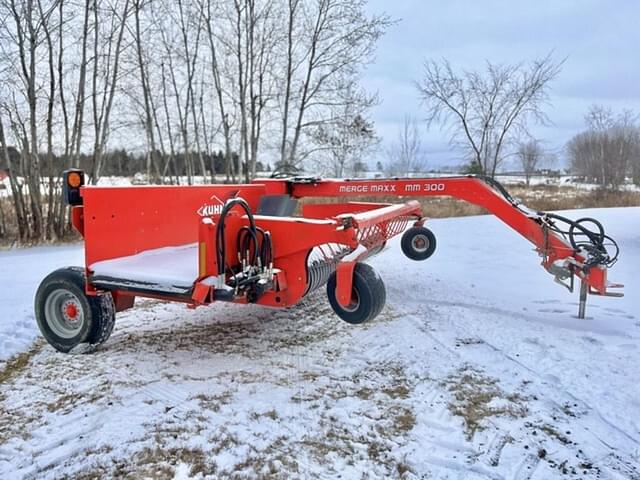 Image of Kuhn Knight MM300 equipment image 2