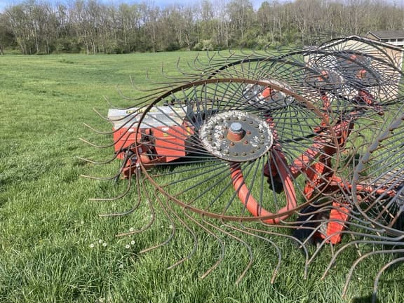 Image of Kuhn SR110 equipment image 2