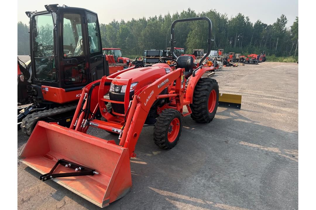 Image of Kubota L3301HST Primary image