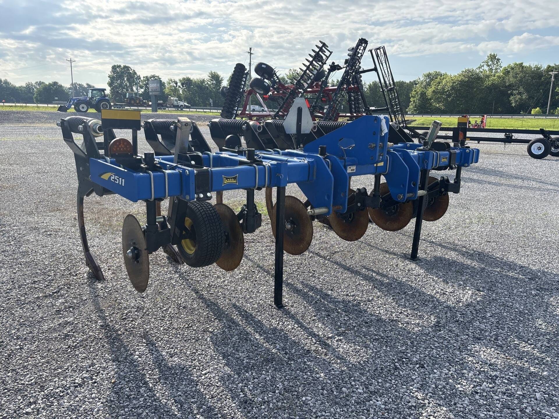 2016 Landoll 2511 Equipment Image0
