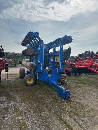 2016 Landoll 7832 Equipment Image0