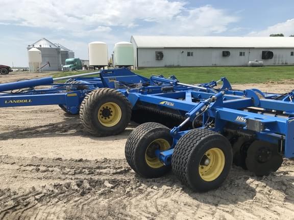 Image of Landoll 7832 equipment image 3