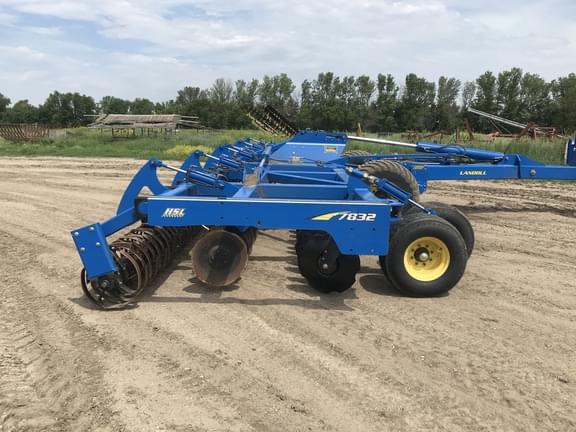 Image of Landoll 7832 equipment image 1