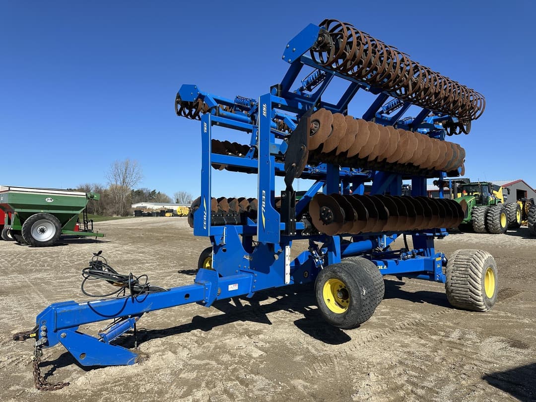 Image of Landoll 7833 Primary image