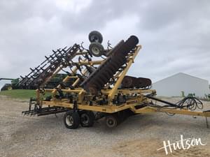 2016 Landoll 876 Image