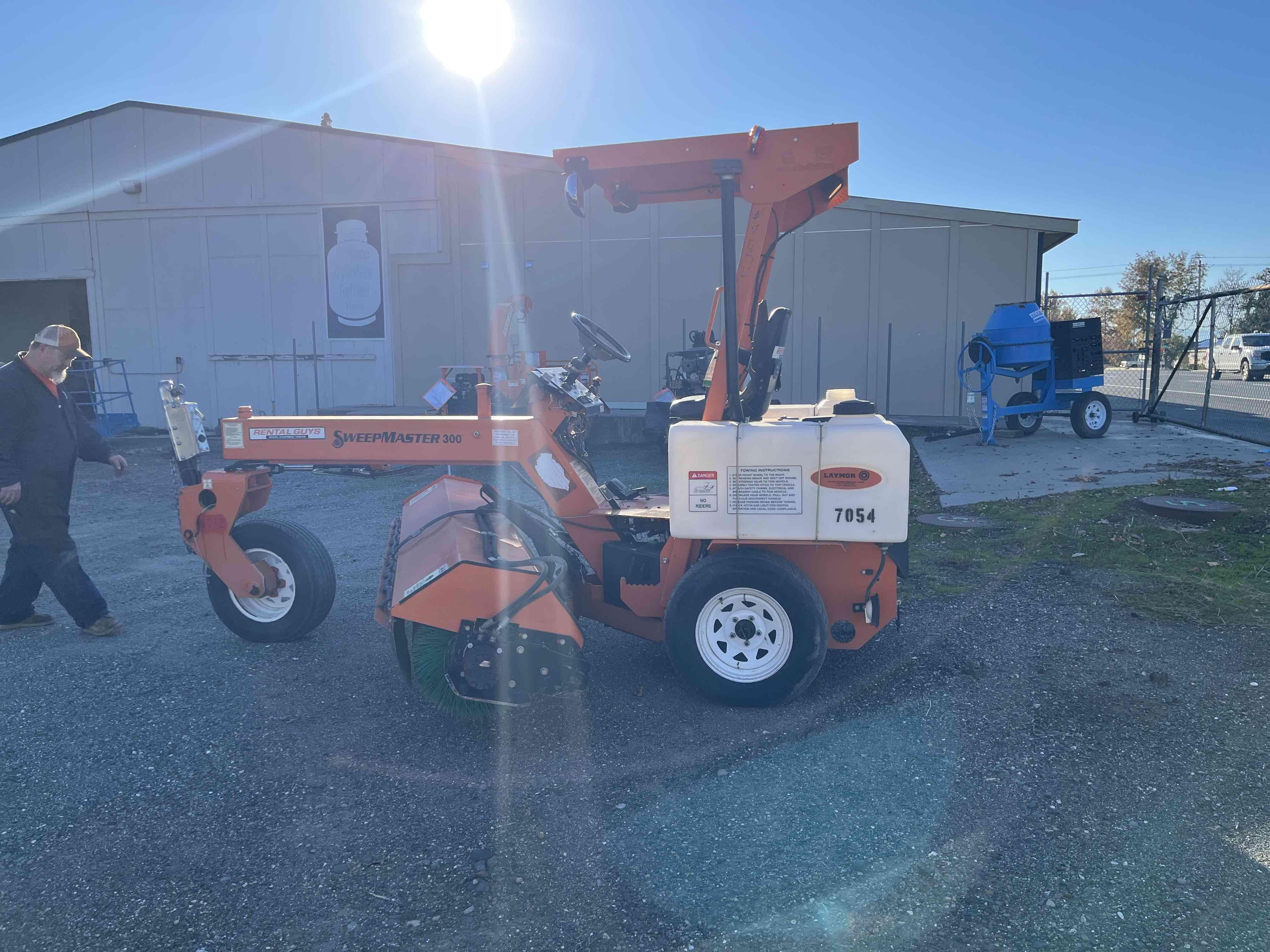 2016 Lay-Mor SM300 Equipment Image0