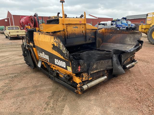 Image of LeeBoy 8500D equipment image 2