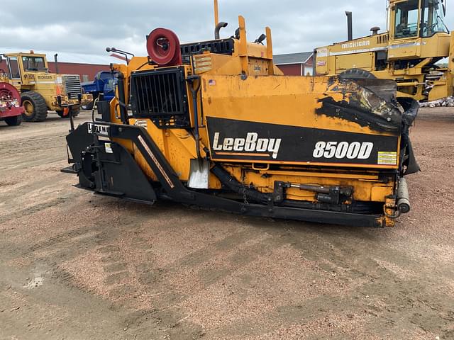 Image of LeeBoy 8500D equipment image 4