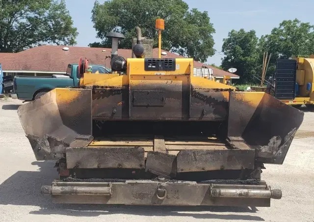 Image of LeeBoy 8500C equipment image 4