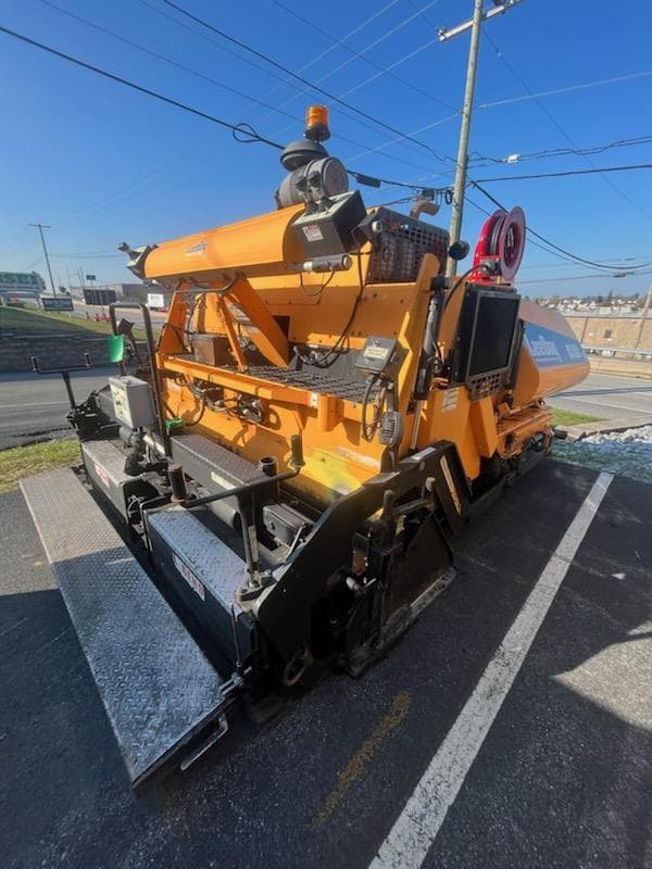 Image of LeeBoy 8515D equipment image 3