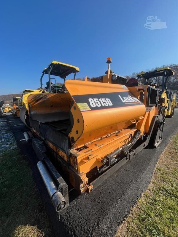 2016 LeeBoy 8515D Equipment Image0
