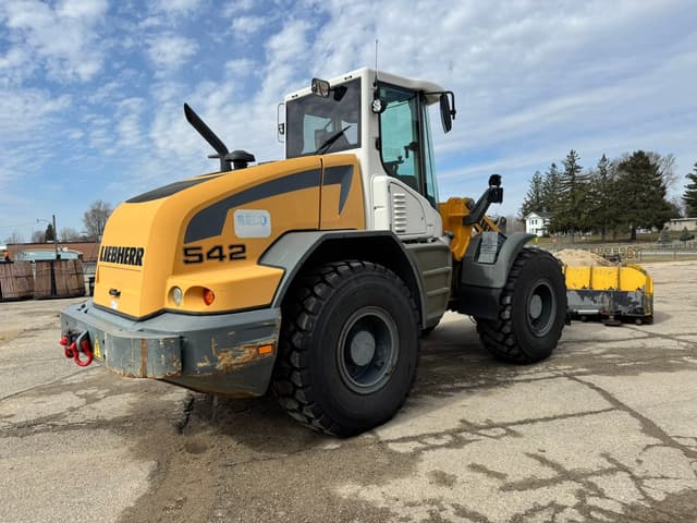 Image of Liebherr 542 equipment image 4