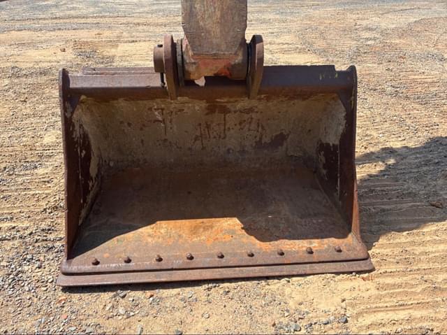 Image of Link-Belt 235X3 equipment image 4