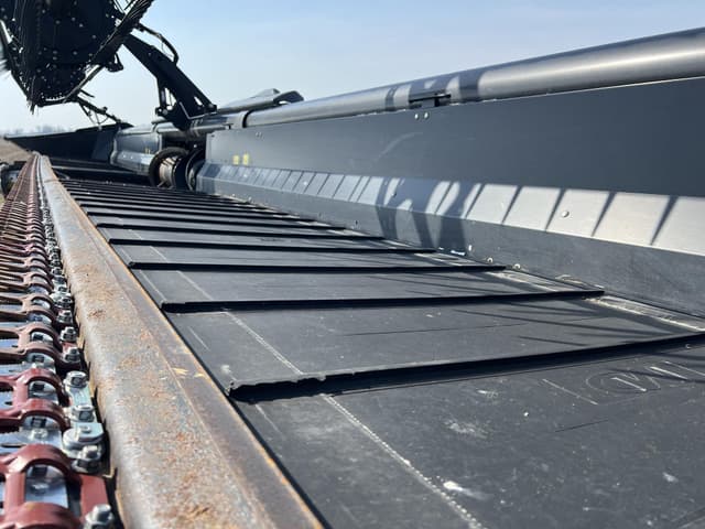 Image of MacDon FD75 equipment image 2