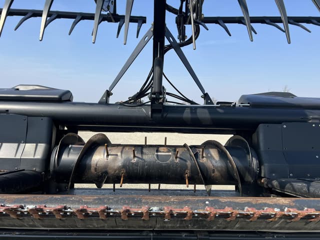 Image of MacDon FD75 equipment image 3