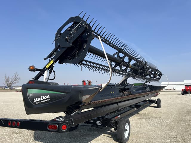 Image of MacDon FD75 equipment image 4