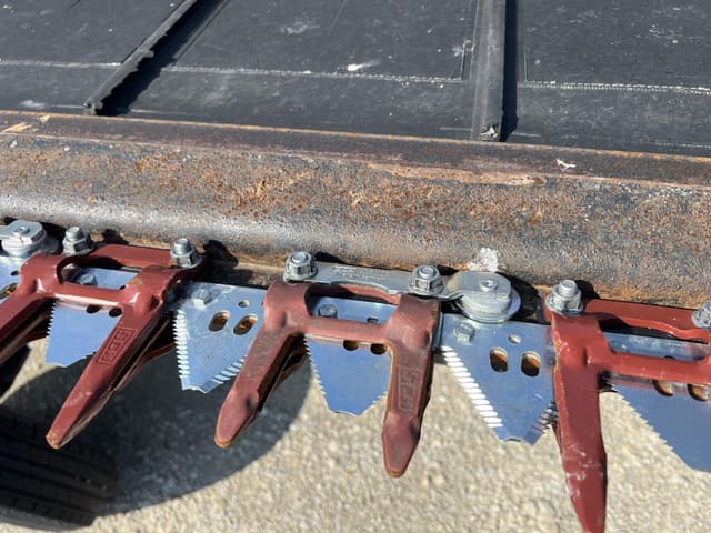 Image of MacDon FD75 equipment image 1