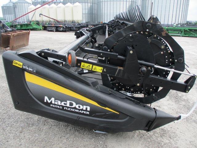 Image of MacDon FD75S equipment image 3
