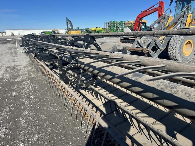 Image of MacDon FD75 equipment image 4