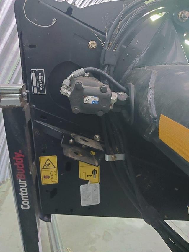 Image of MacDon FD75 equipment image 4