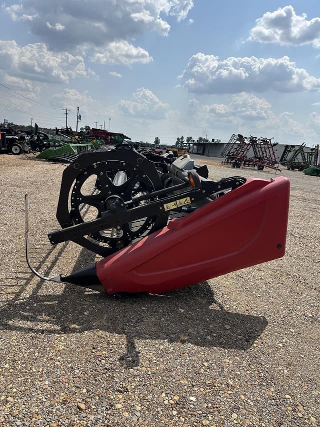 Image of MacDon FD75 equipment image 2