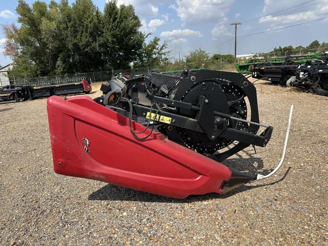 Image of MacDon FD75 equipment image 3