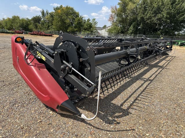 Image of MacDon FD75 equipment image 1