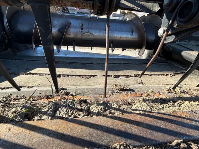 Image of MacDon FD75 equipment image 3