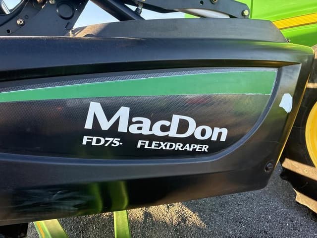 Image of MacDon FD75 equipment image 3