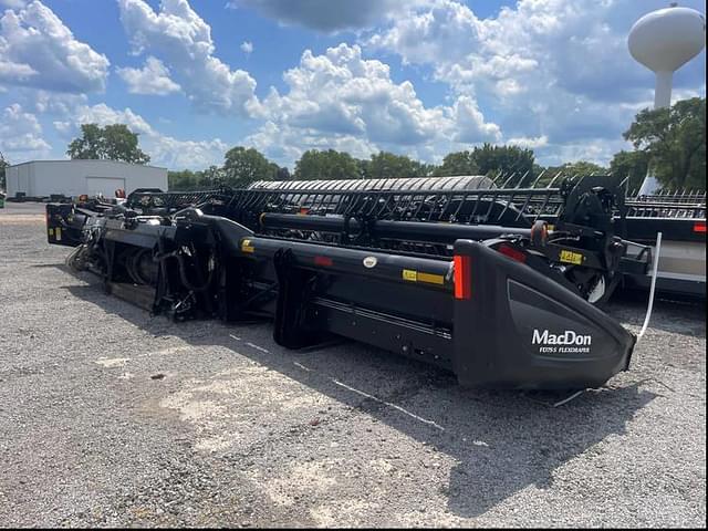 Image of MacDon FD75S equipment image 4